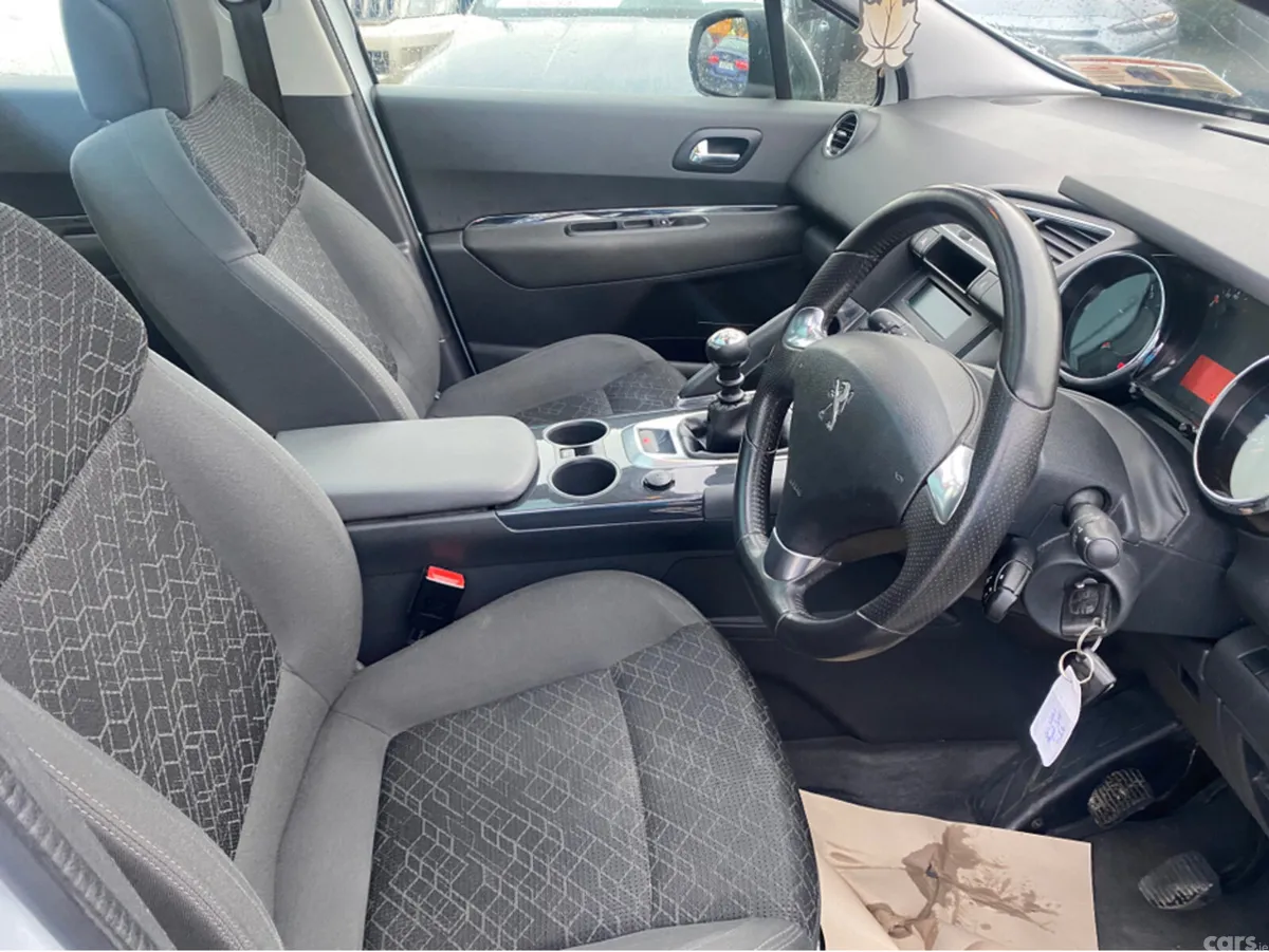 Peugeot 3008 MPV, Diesel, 2016, White