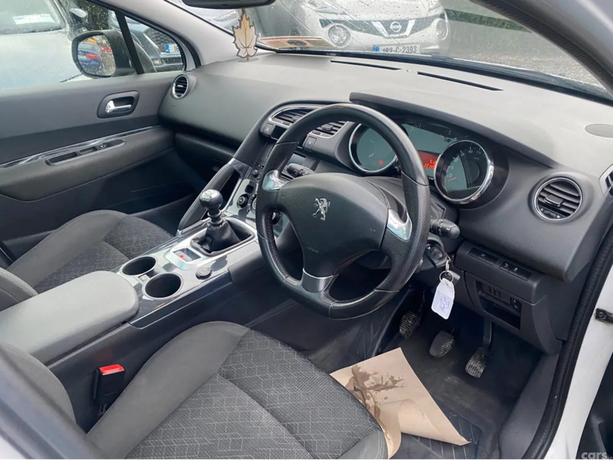 Peugeot 3008 MPV, Diesel, 2016, White
