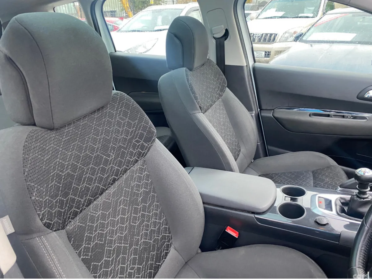 Peugeot 3008 MPV, Diesel, 2016, White