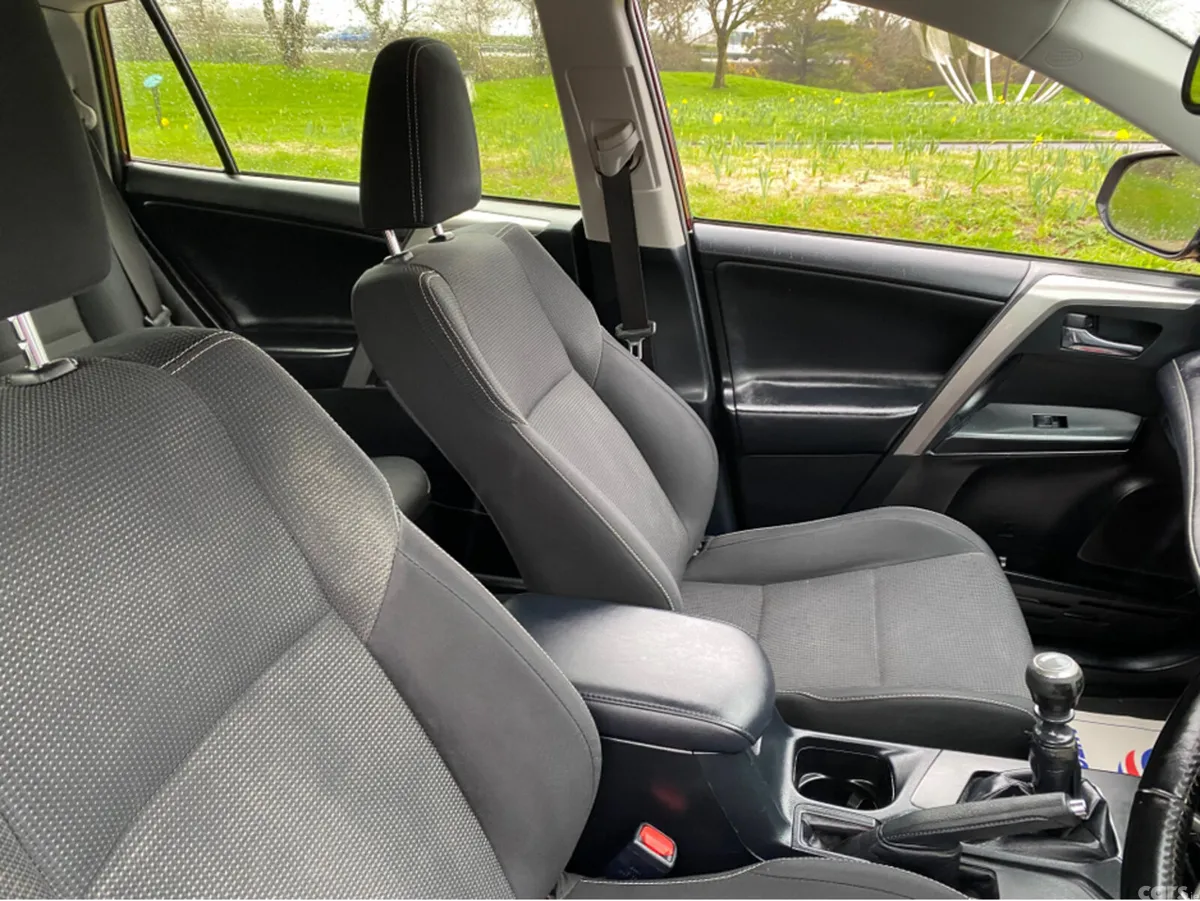 Toyota RAV4 MPV, Diesel, 2018, Red