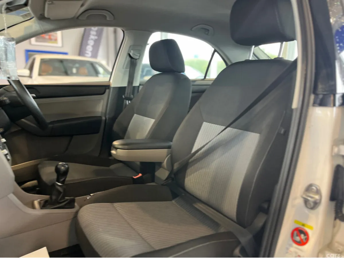 SEAT Toledo Hatchback, Diesel, 2013, White