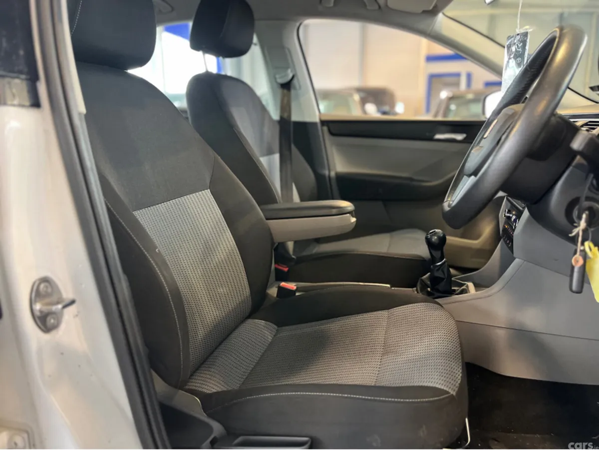 SEAT Toledo Hatchback, Diesel, 2013, White