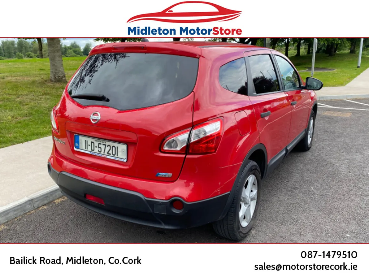 Nissan Qashqai+2 Hatchback, Diesel, 2011, Red