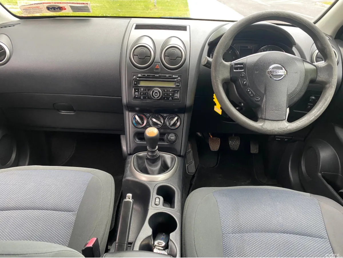 Nissan Qashqai+2 Hatchback, Diesel, 2011, Red