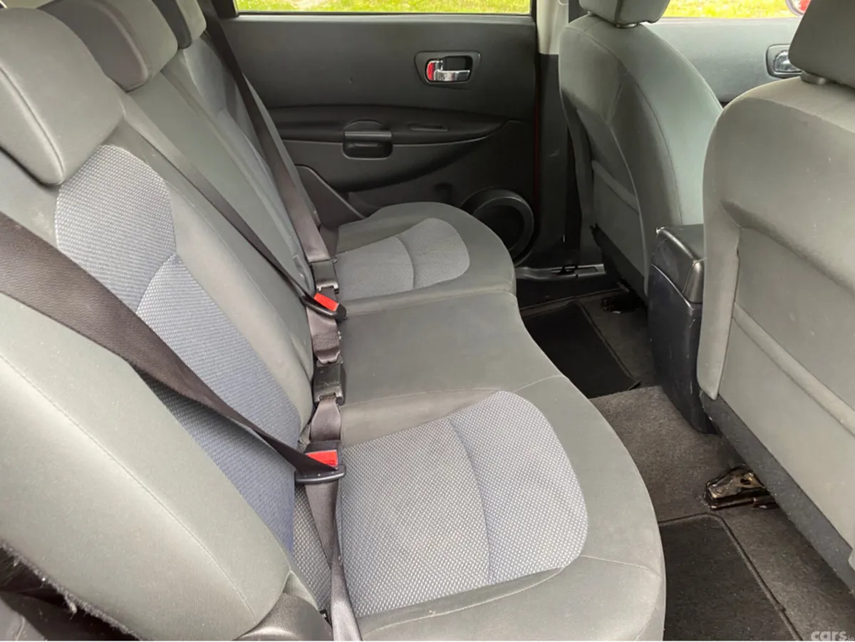 Nissan Qashqai+2 Hatchback, Diesel, 2011, Red