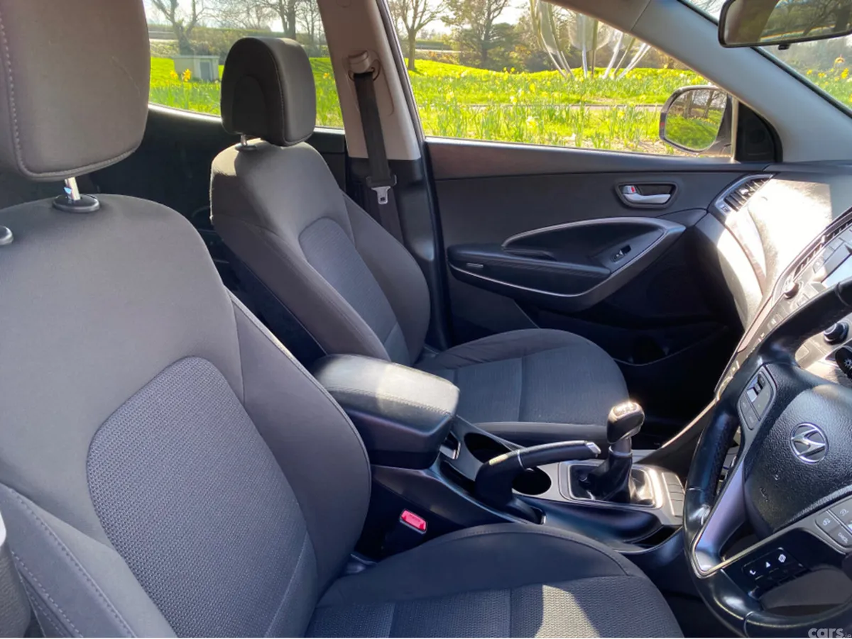 Hyundai Santa Fe Estate, Diesel, 2015, Silver