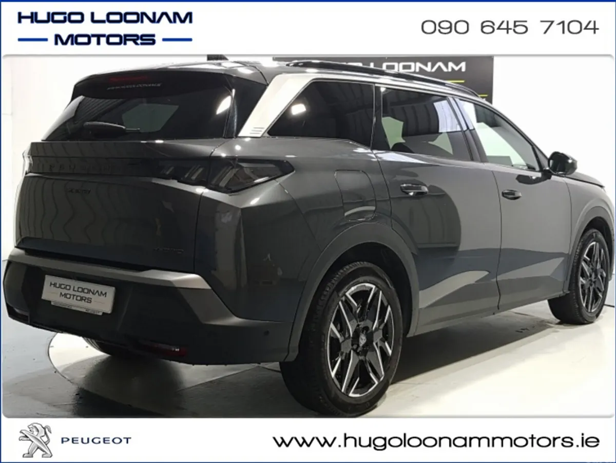 Peugeot 5008 MPV, Petrol, 2025, Grey