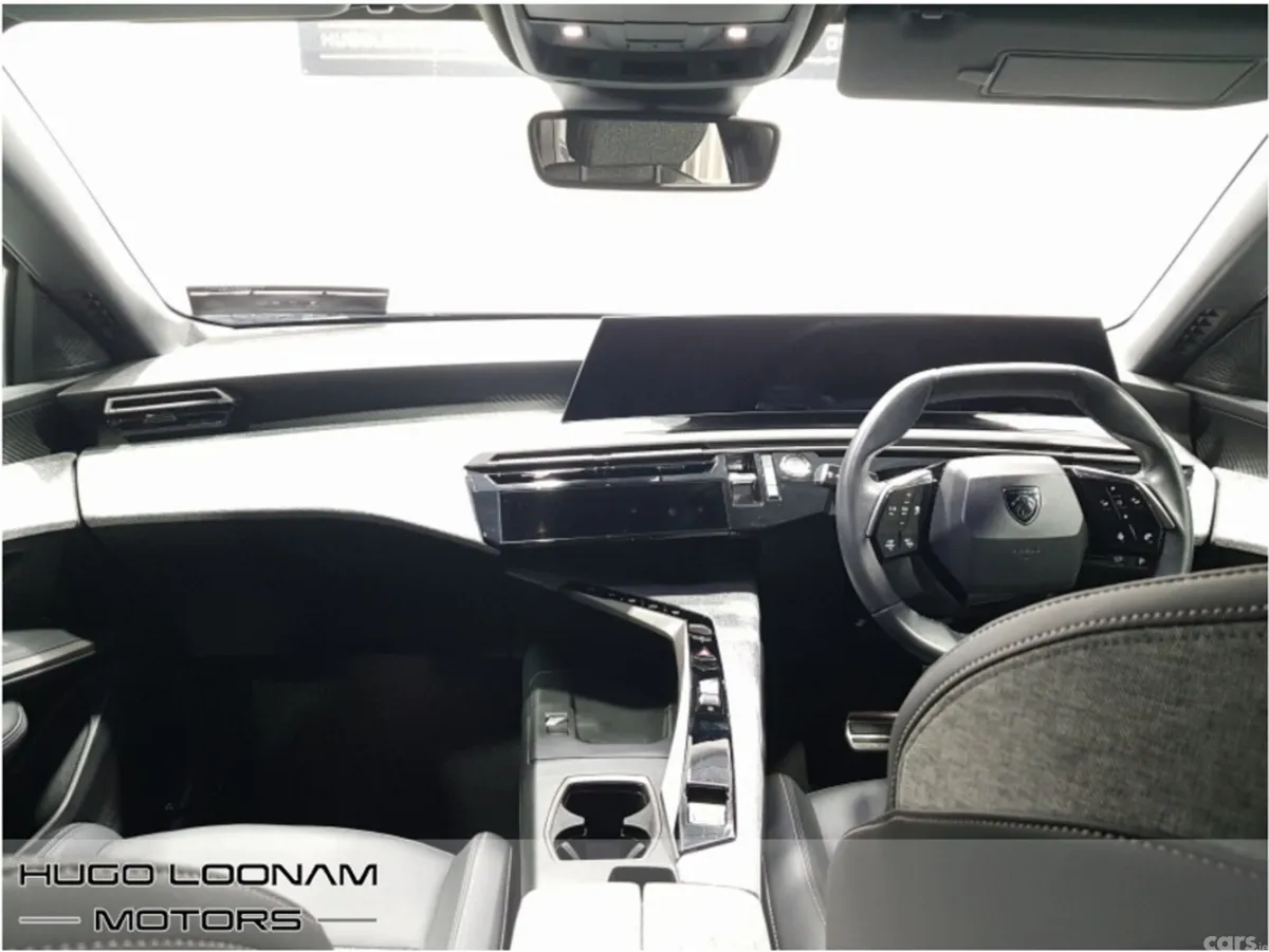 Peugeot 5008 MPV, Petrol, 2025, Grey