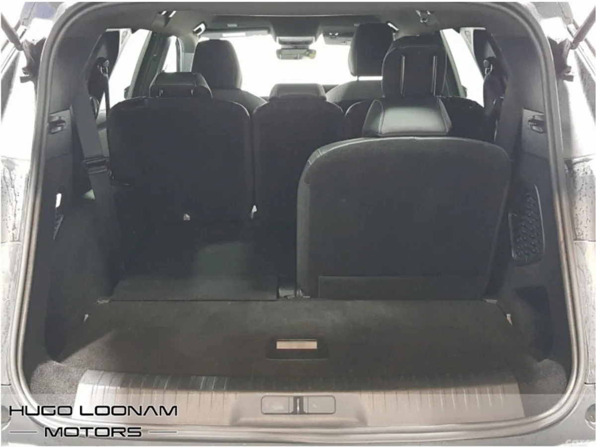 Peugeot 5008 MPV, Petrol, 2025, Grey