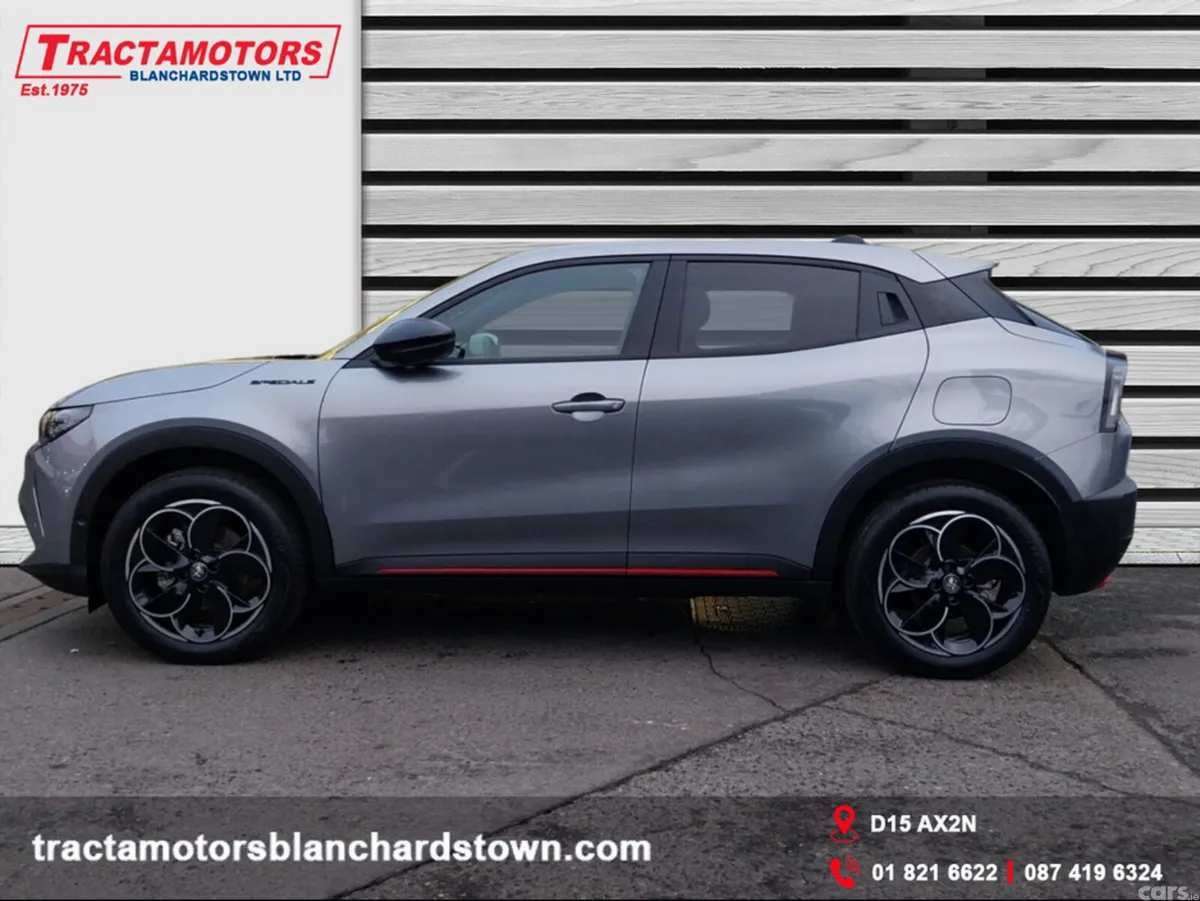 Alfa Romeo Junior Hatchback, Electric, 2025, Grey
