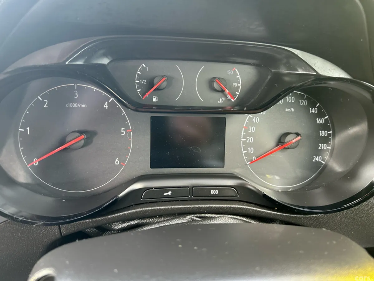 Opel Crossland X MPV, Diesel, 2017, White