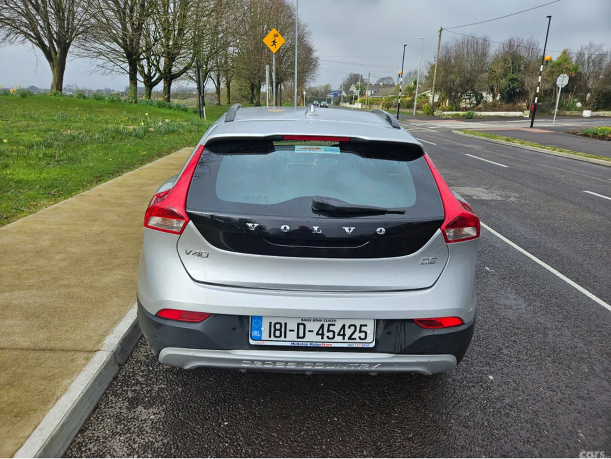 Volvo V40 Hatchback, Diesel, 2018, Grey