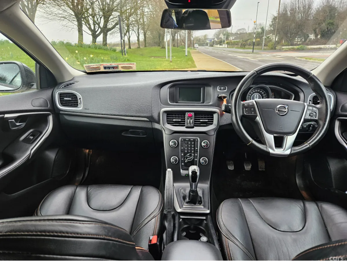 Volvo V40 Hatchback, Diesel, 2018, Grey