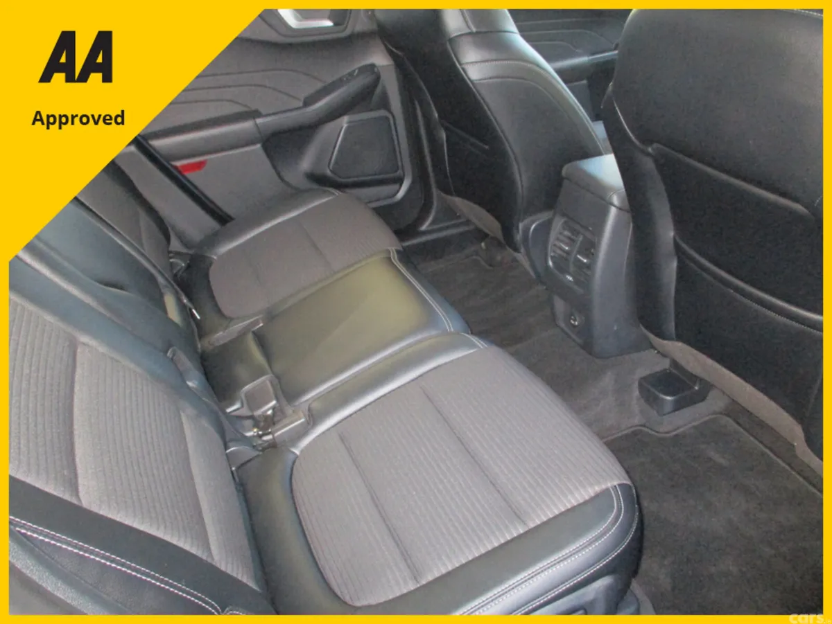 Ford Kuga Hatchback, Diesel, 2022, Blue