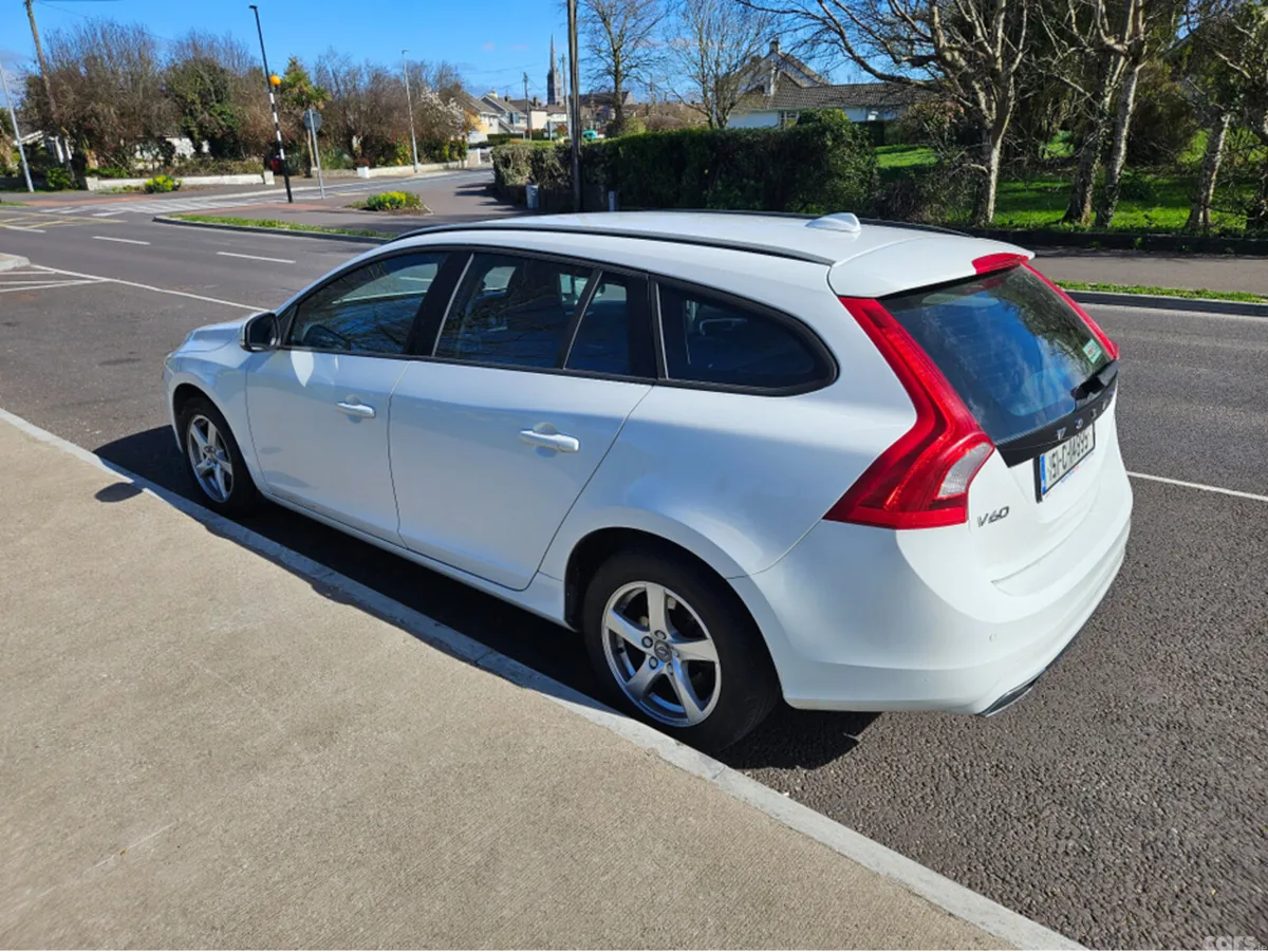 Volvo V60 Estate, Diesel, 2015, White