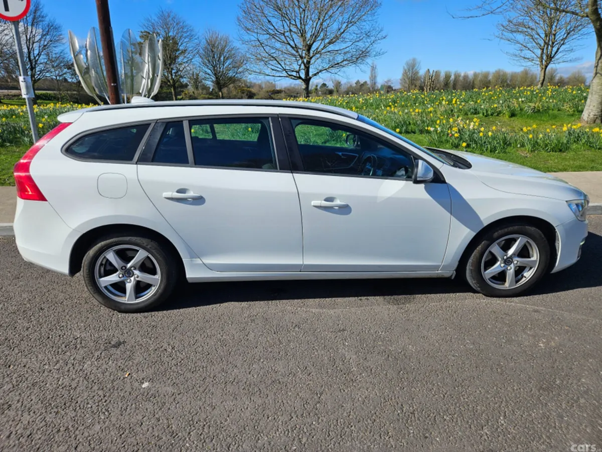 Volvo V60 Estate, Diesel, 2015, White