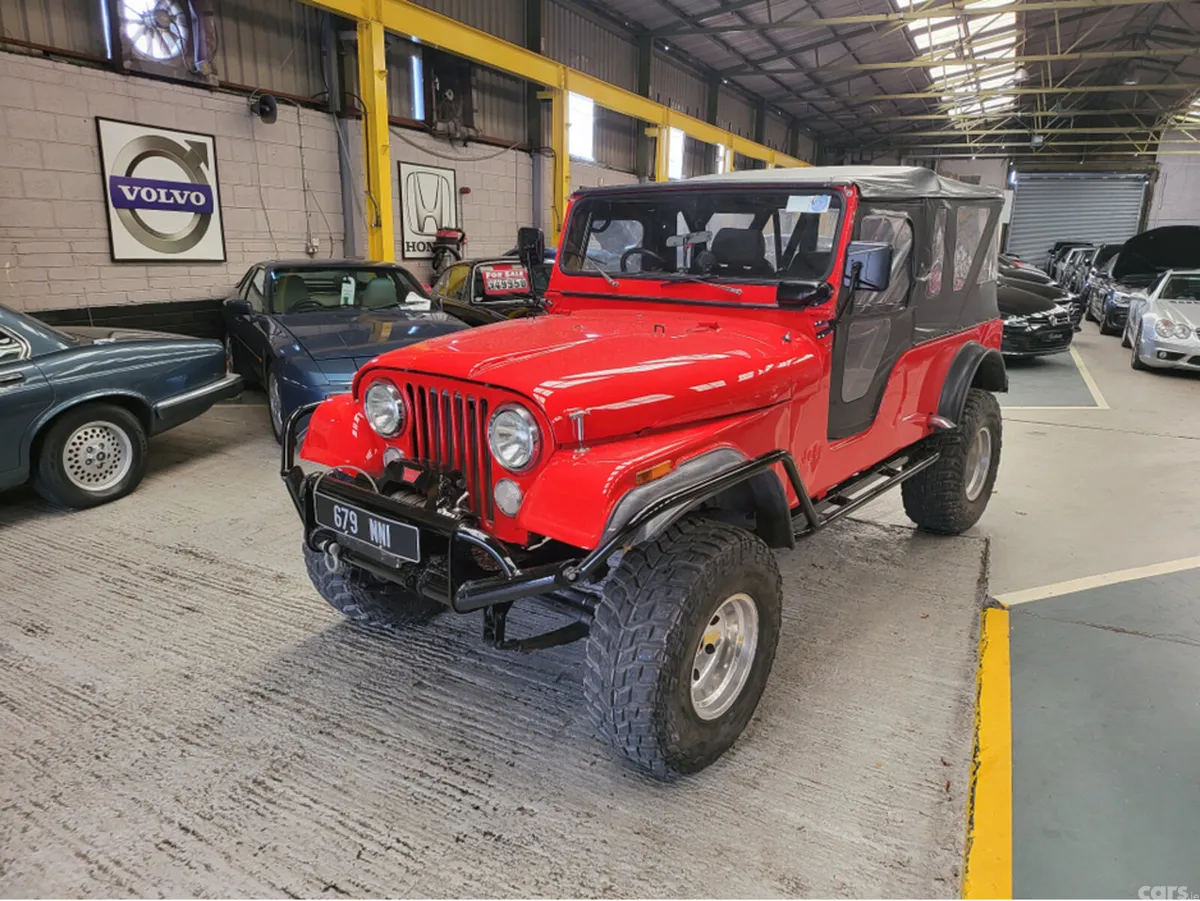 Jeep Renegade SUV, Petrol, 1975, Red