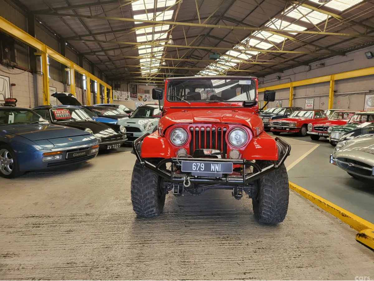 Jeep Renegade SUV, Petrol, 1975, Red