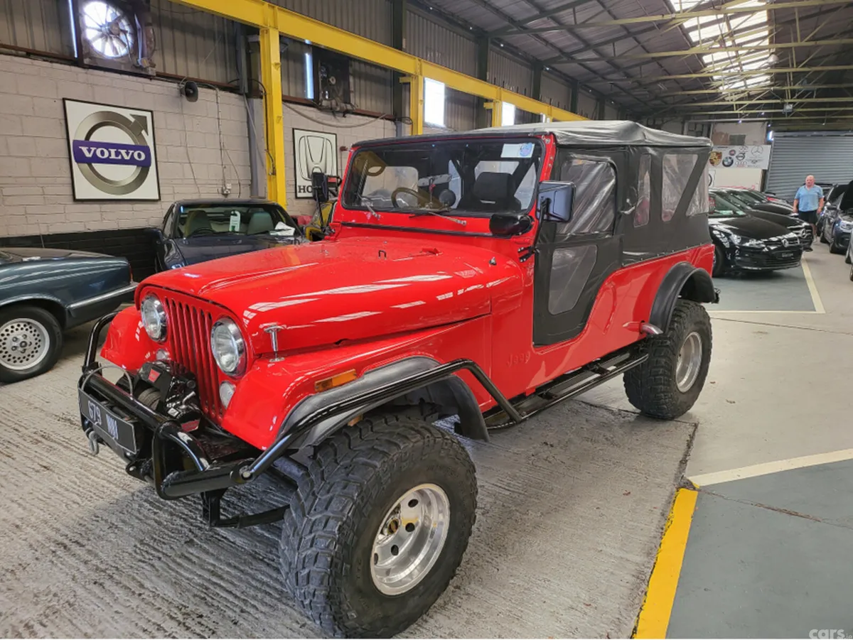 Jeep Renegade SUV, Petrol, 1975, Red