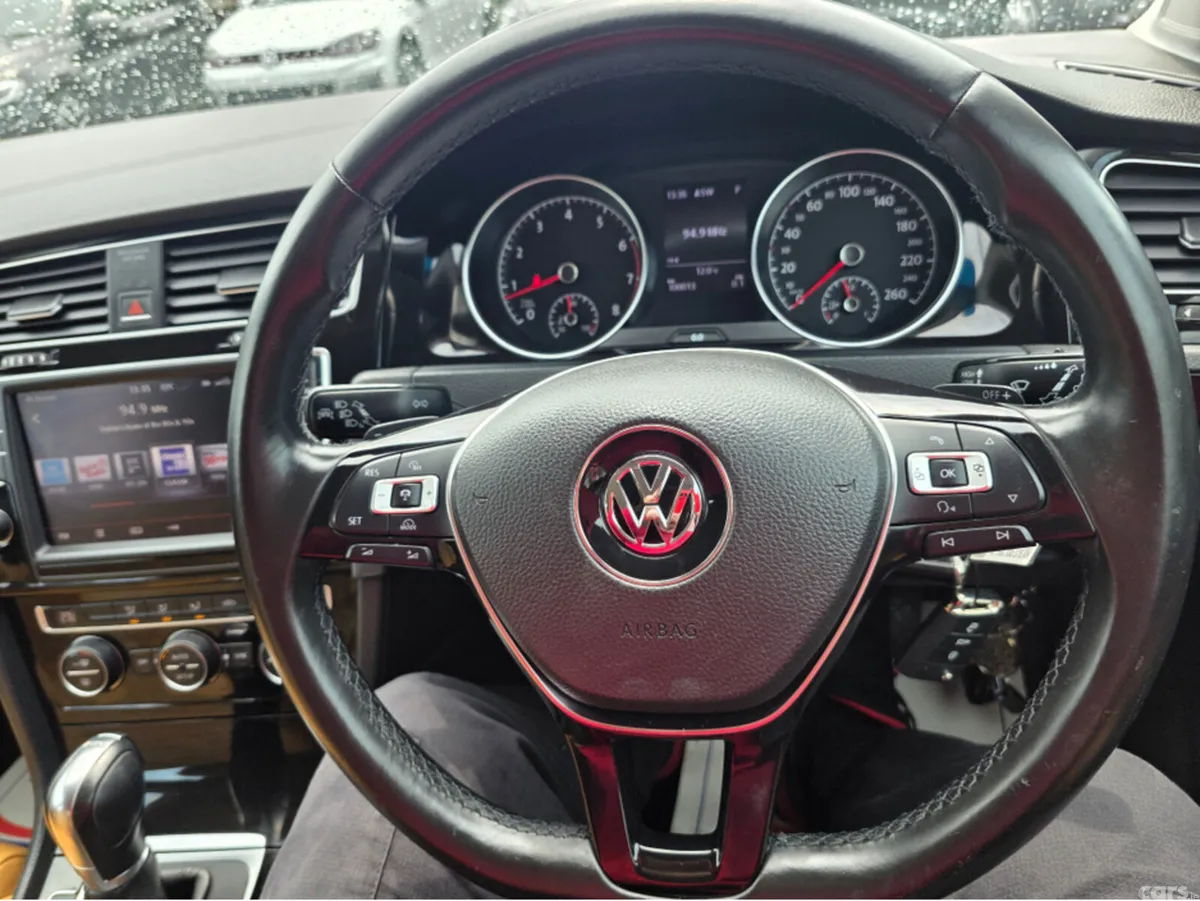 Volkswagen Golf Hatchback, Petrol, 2014, White