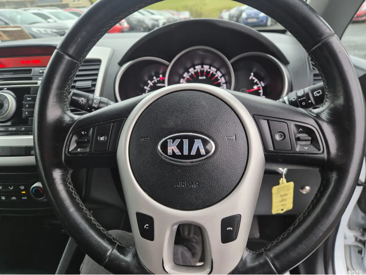 Kia Venga MPV, Diesel, 2018, White