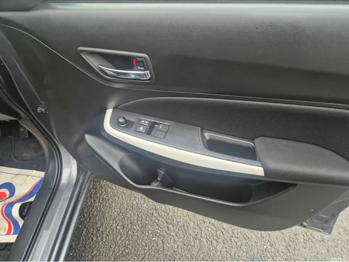 Suzuki Swift Hatchback, Petrol, 2022, Grey