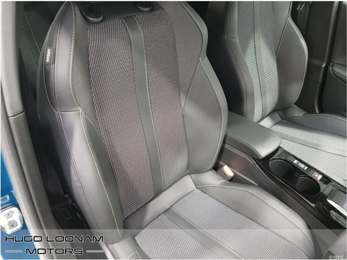 Peugeot 2008 SUV, Petrol Hybrid, 2026, Blue