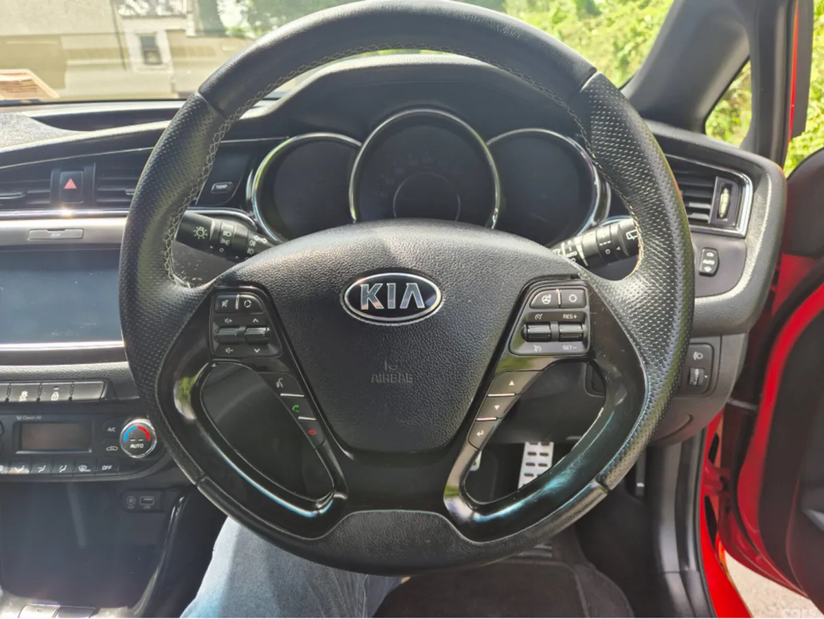 Kia ProCeed Hatchback, Diesel, 2018, Red