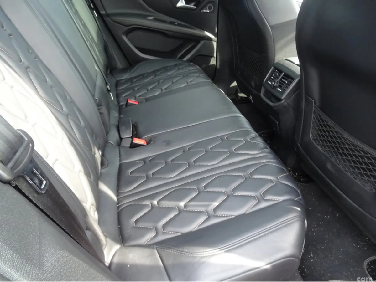 Peugeot 3008 Hatchback, Diesel, 2018, Red