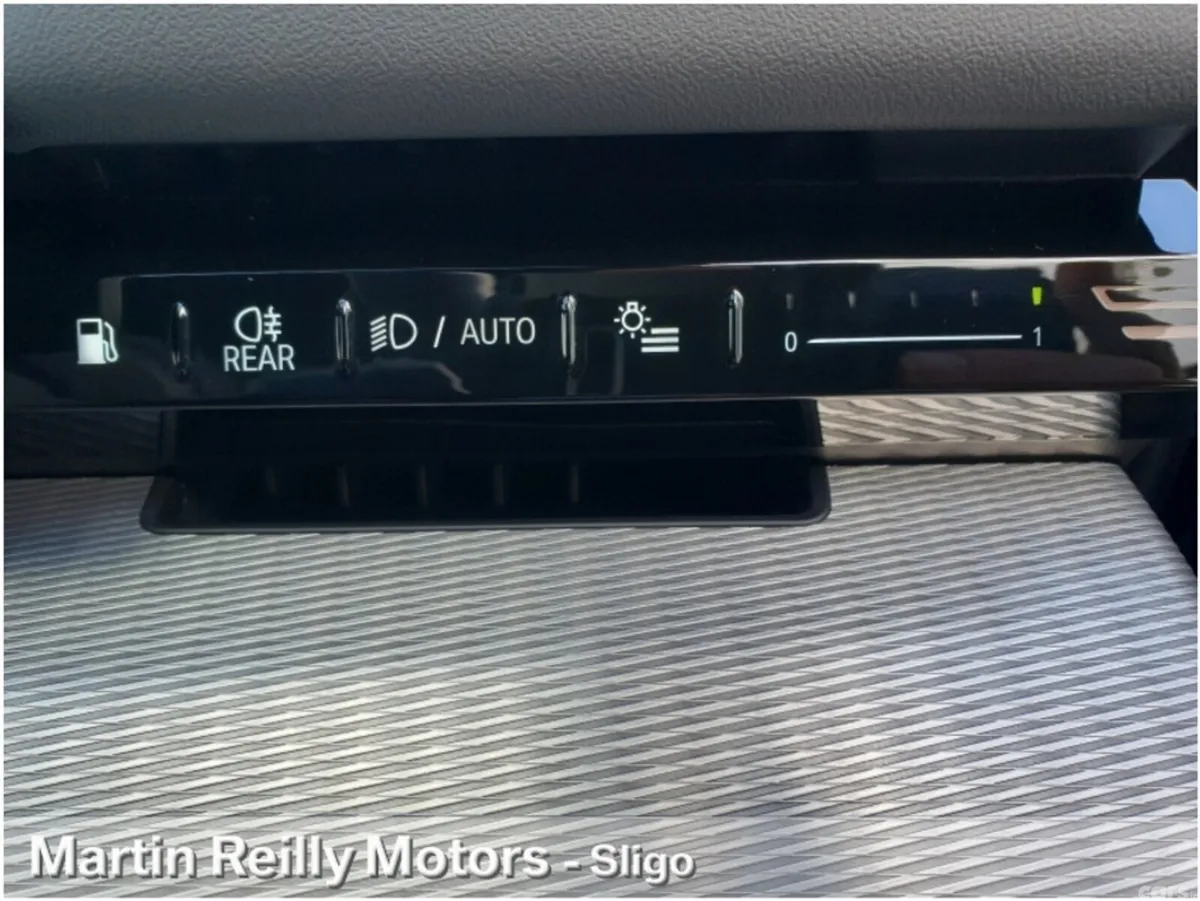 BMW 5-Series Estate, Petrol Plug-in Hybrid, 2025, Black