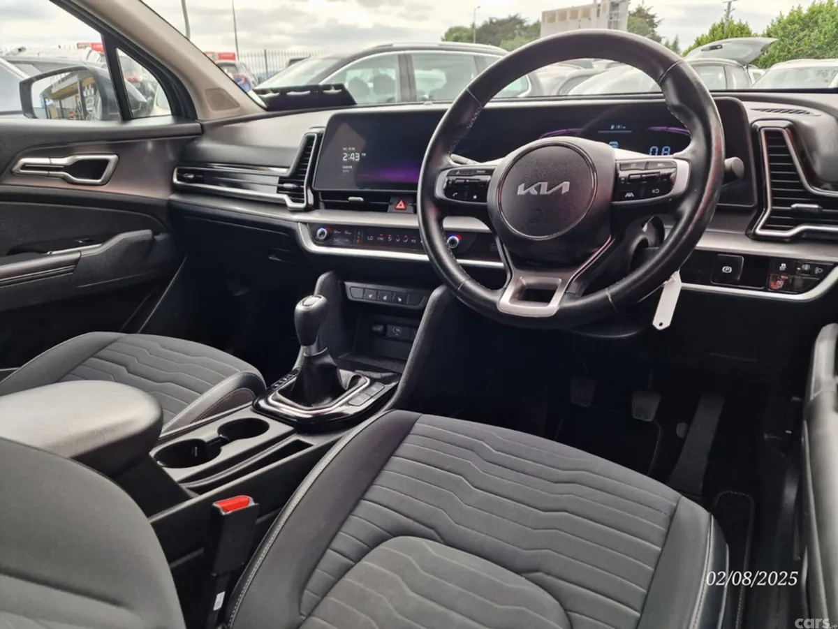 Kia Sportage MPV, Diesel, 2022, Grey