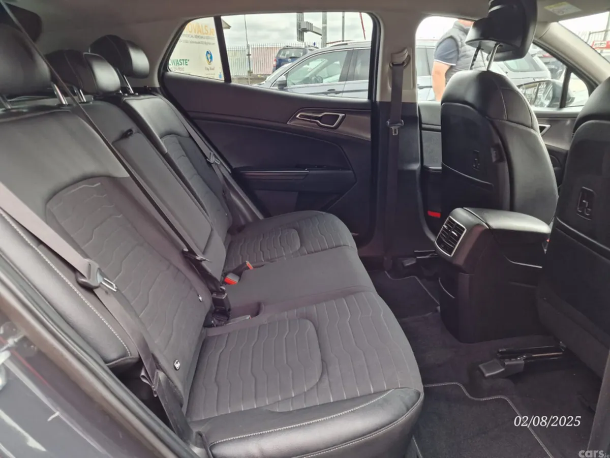 Kia Sportage MPV, Diesel, 2022, Grey