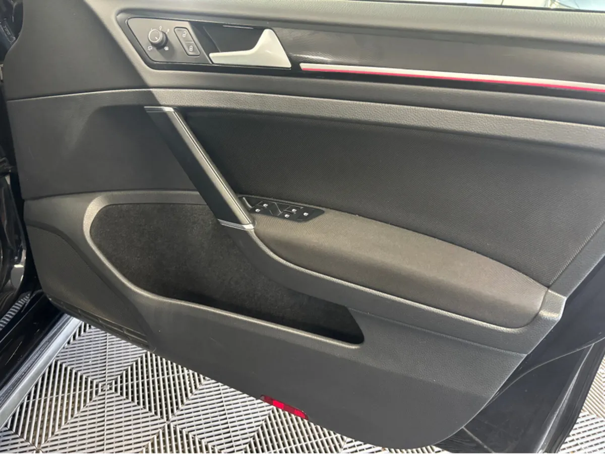 Volkswagen Golf Hatchback, Petrol, 2016, Black