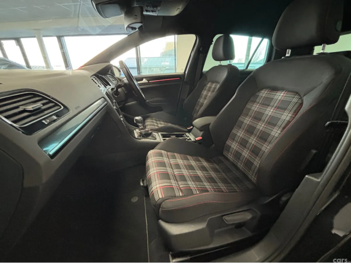 Volkswagen Golf Hatchback, Petrol, 2016, Black