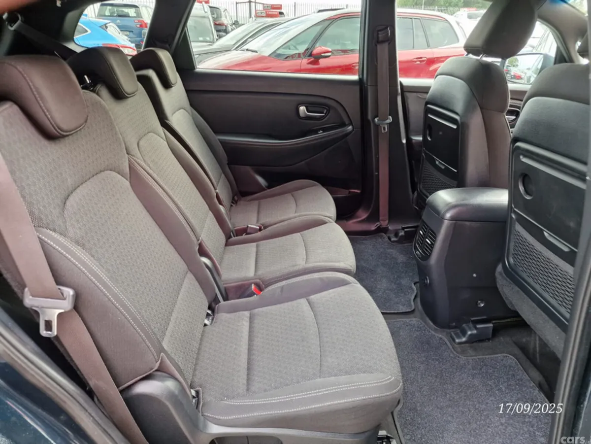 Kia Carens MPV, Diesel, 2018, Blue