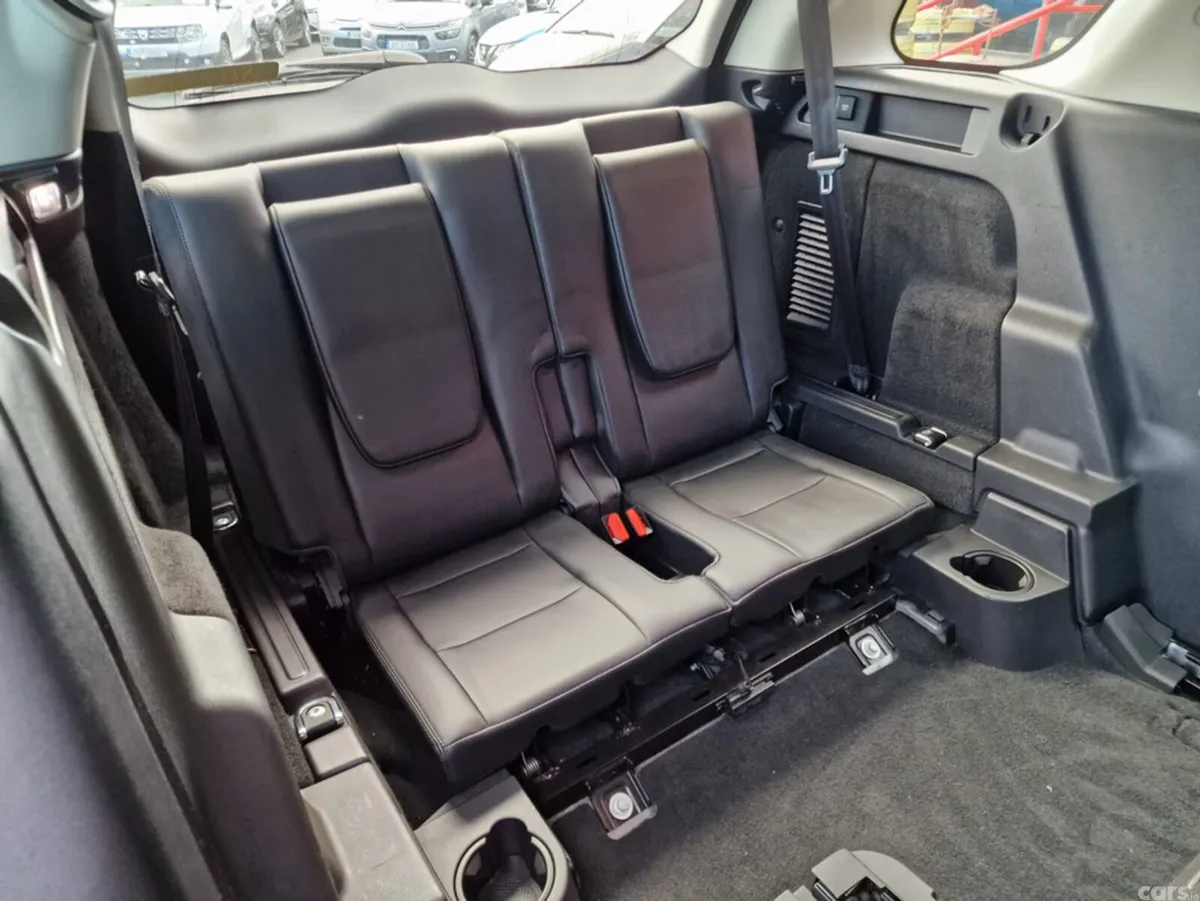 Land Rover Discovery SUV, Diesel, 2019, Grey