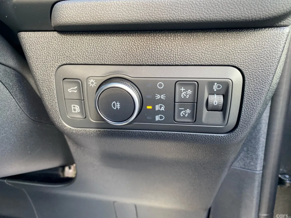 Ford Kuga SUV, Petrol Plug-in Hybrid, 2026, Grey