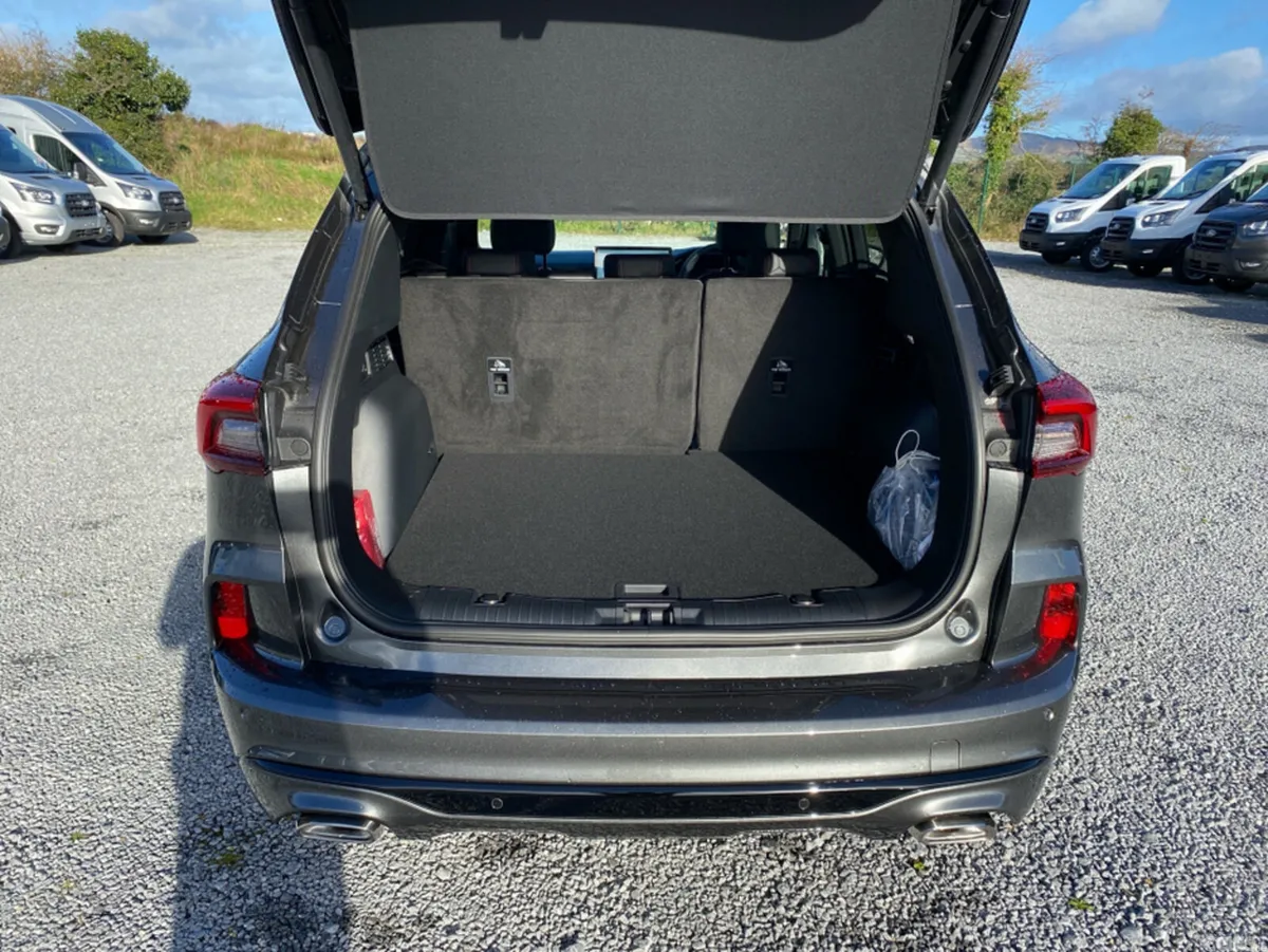 Ford Kuga SUV, Petrol Plug-in Hybrid, 2026, Grey