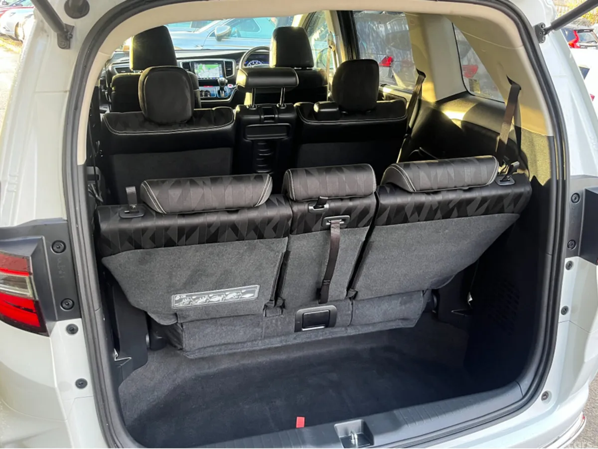 Honda Odyssey MPV, Petrol Hybrid, 2019, White