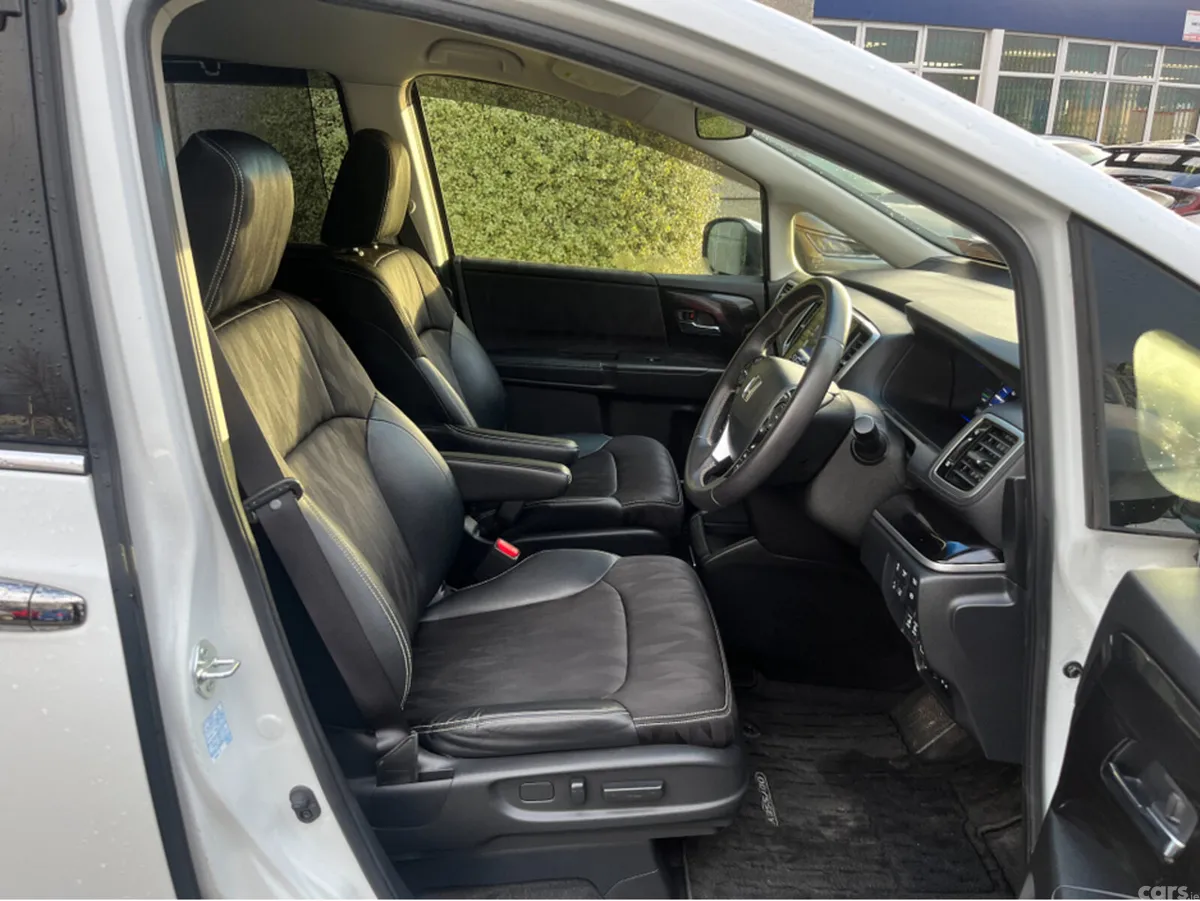 Honda Odyssey MPV, Petrol Hybrid, 2019, White