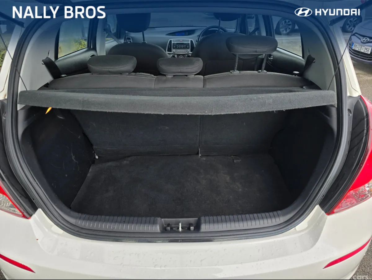 Hyundai i20 Hatchback, Diesel, 2014, White