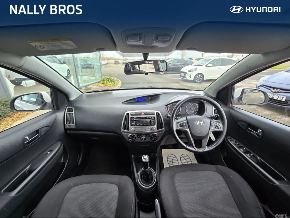 Hyundai i20 Hatchback, Diesel, 2014, White