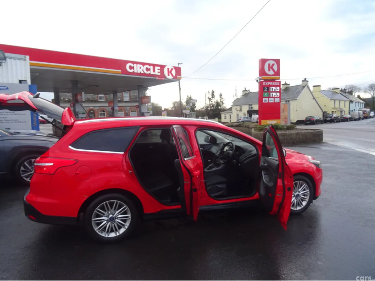 Ford Focus Estate, Diesel, 2017, Red
