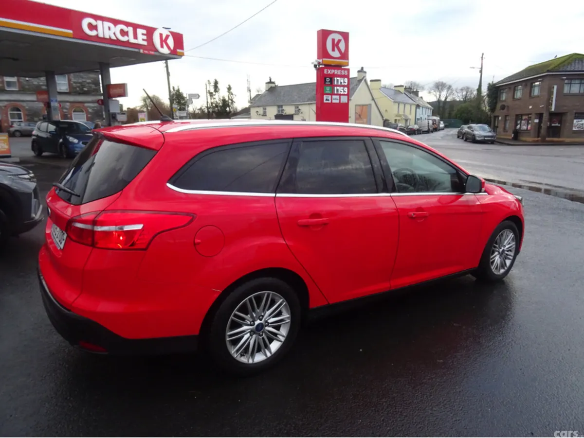 Ford Focus Estate, Diesel, 2017, Red