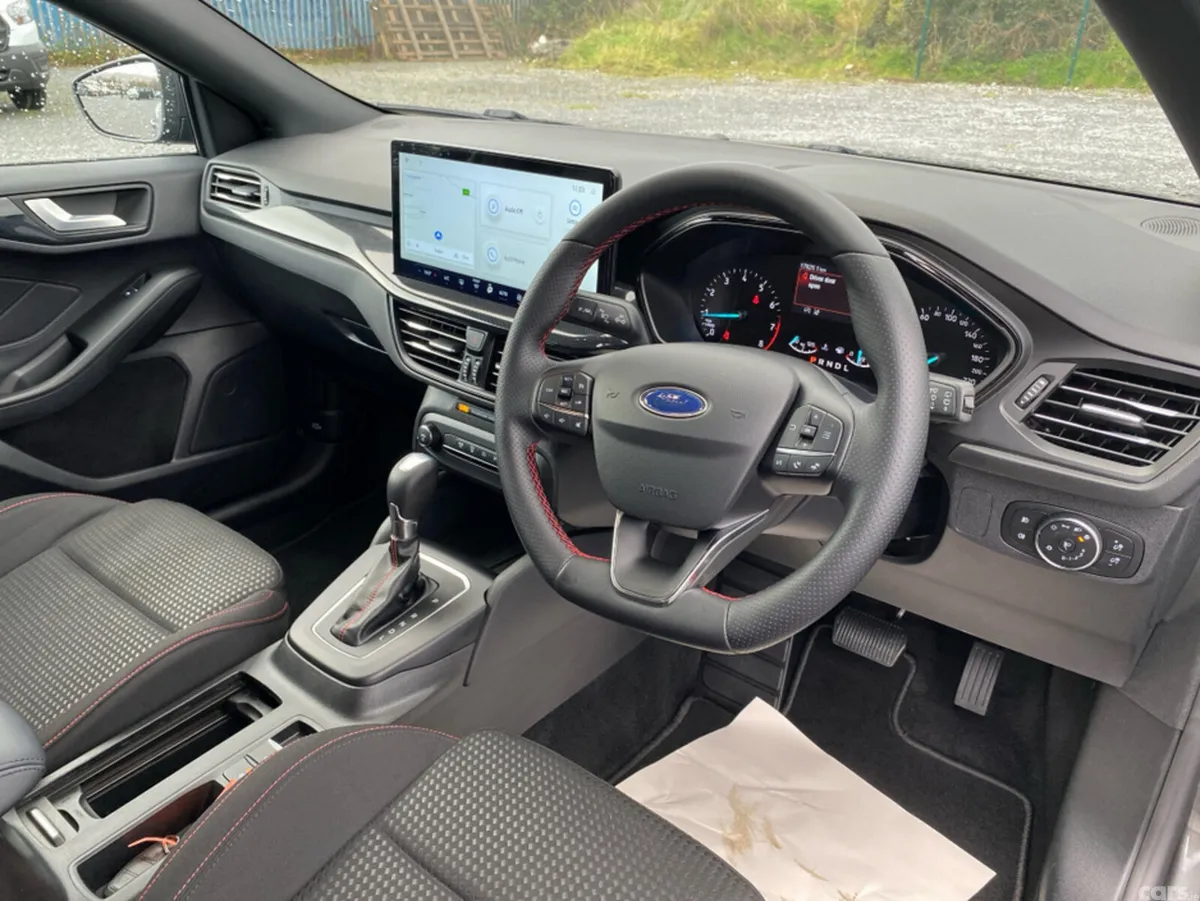 Ford Focus Hatchback, Petrol, 2025, Grey