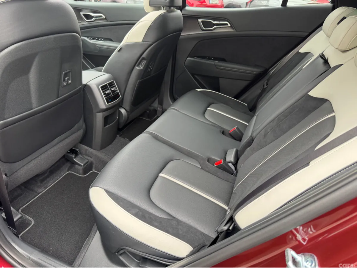 Kia Sportage Hatchback, Diesel, 2026, Red