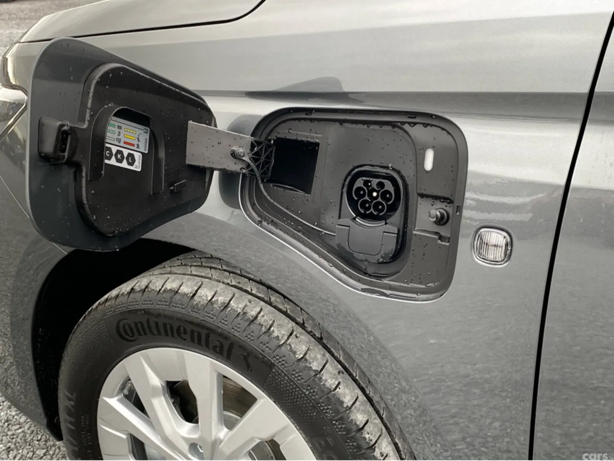 Ford Tourneo Connect MPV, Petrol Plug-in Hybrid, 2026, Grey