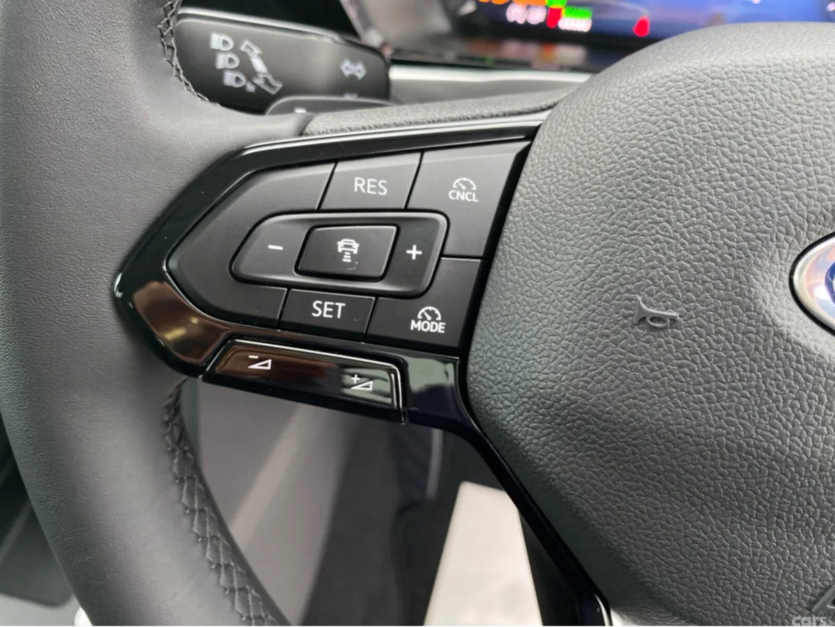Ford Tourneo Connect MPV, Petrol Plug-in Hybrid, 2026, Grey