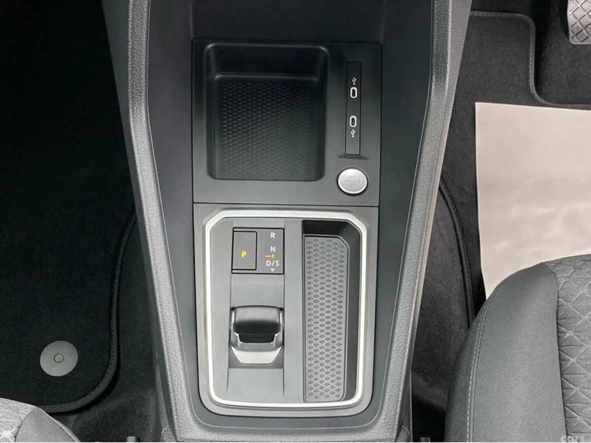 Ford Tourneo Connect MPV, Petrol Plug-in Hybrid, 2026, Grey
