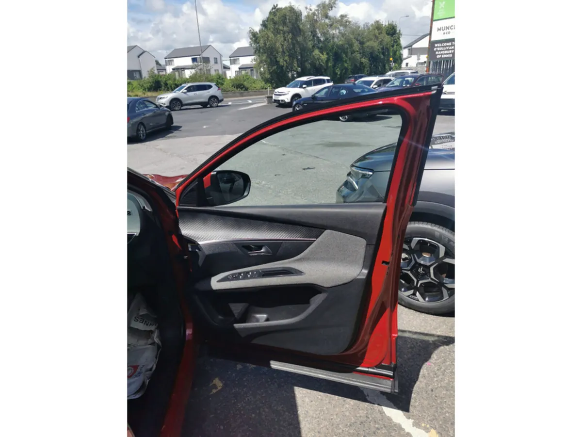Peugeot 3008 Hatchback, Diesel, 2017, Red